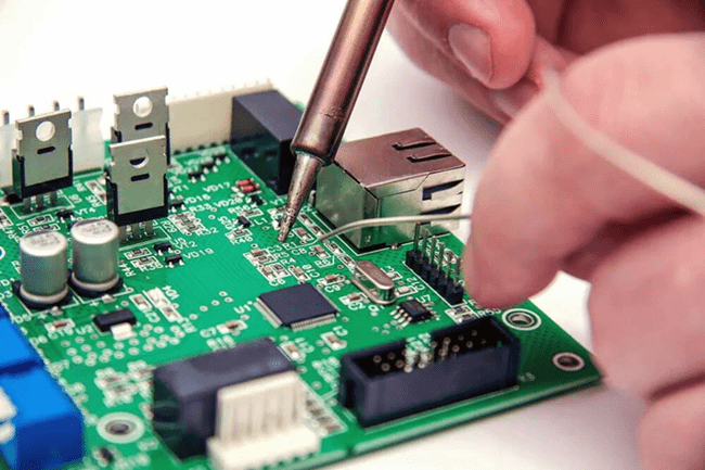 Surface Mount Technology in PCB Assembly
